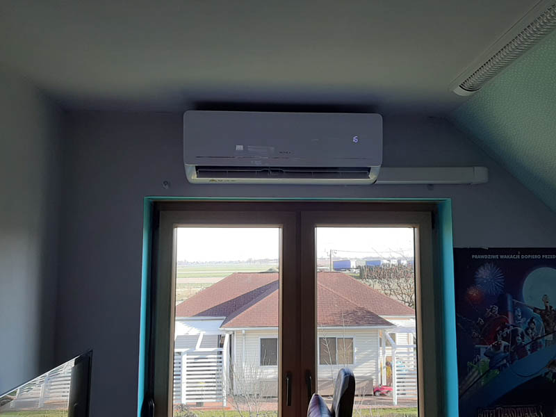 Jednostka wewnętrzna klimatyzatora w domu